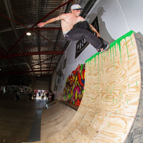 TRUCKSTOP SK8 - MEN SKATE SESSION